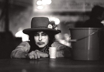 Rolling Thunder Revue: Α Bob Dylan story
