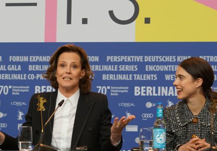 Berlinale 2020 - Σιγκούρνι Γουίβερ: "Κάνουμε αυτή τη δουλειά για τoυς φανς!"